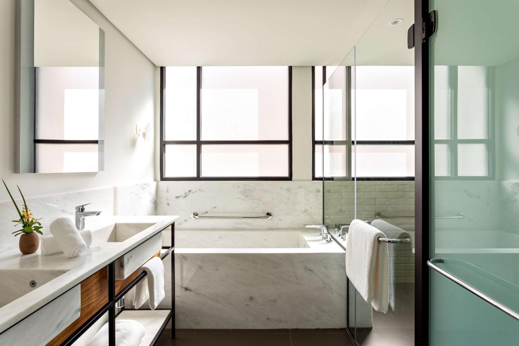Canopy By Hilton Jardins 5*